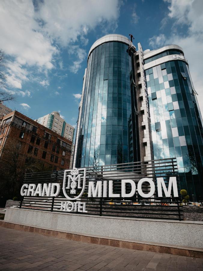 Grand Mildom Hotel Alma-Ata Exteriör bild